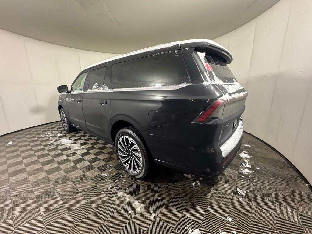 new 2025 Lincoln Navigator car, priced at $122,835