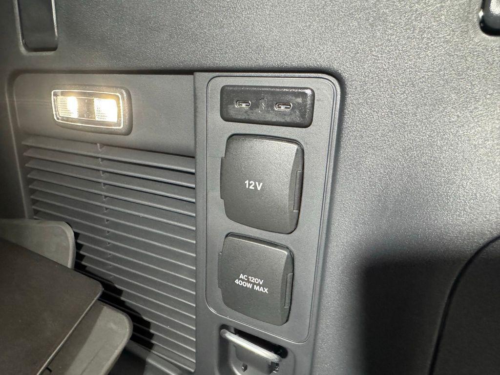 new 2025 Lincoln Navigator car, priced at $122,835