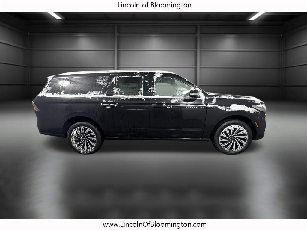 new 2025 Lincoln Navigator car, priced at $122,835