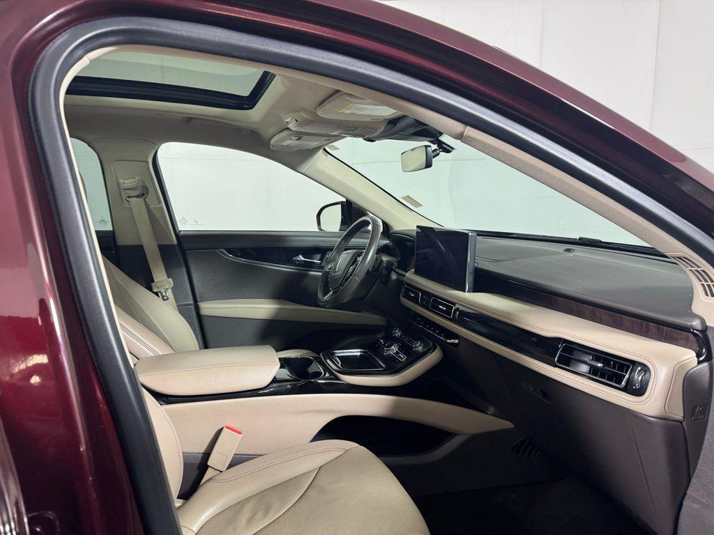 used 2022 Lincoln Nautilus car, priced at $32,561