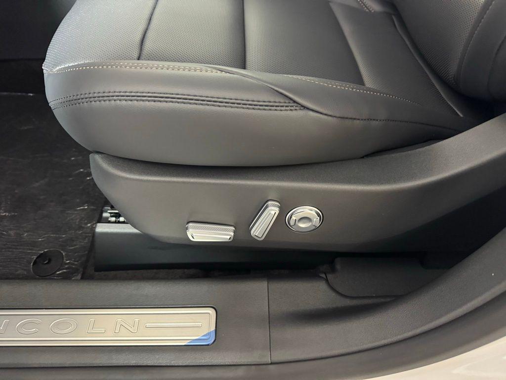 new 2026 Lincoln Nautilus car, priced at $60,197