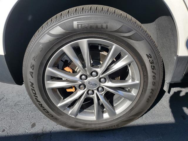 used 2022 Cadillac XT5 car, priced at $30,756