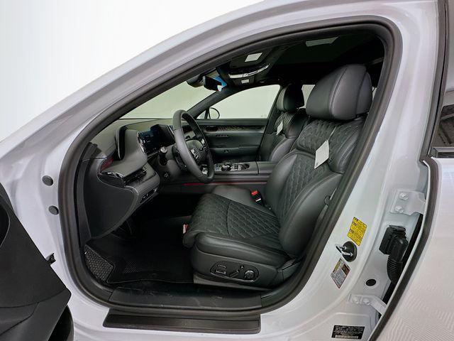 new 2026 Genesis G90 car, priced at $108,200