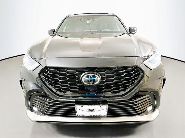 used 2024 Toyota Highlander car, priced at $36,500