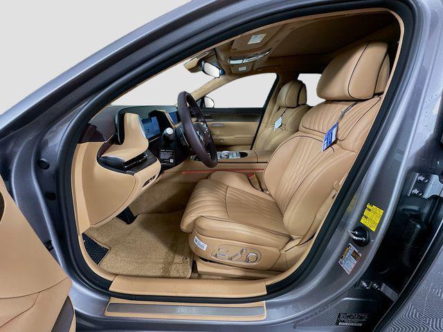 new 2026 Genesis G90 car, priced at $105,440