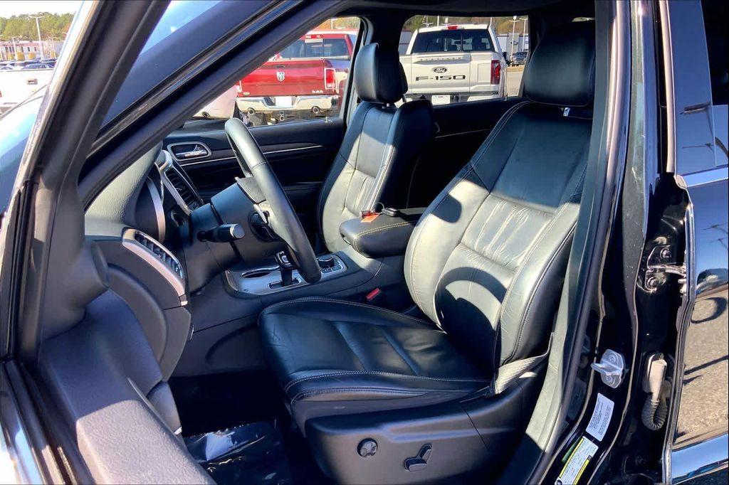 used 2015 Jeep Grand Cherokee car, priced at $12,182