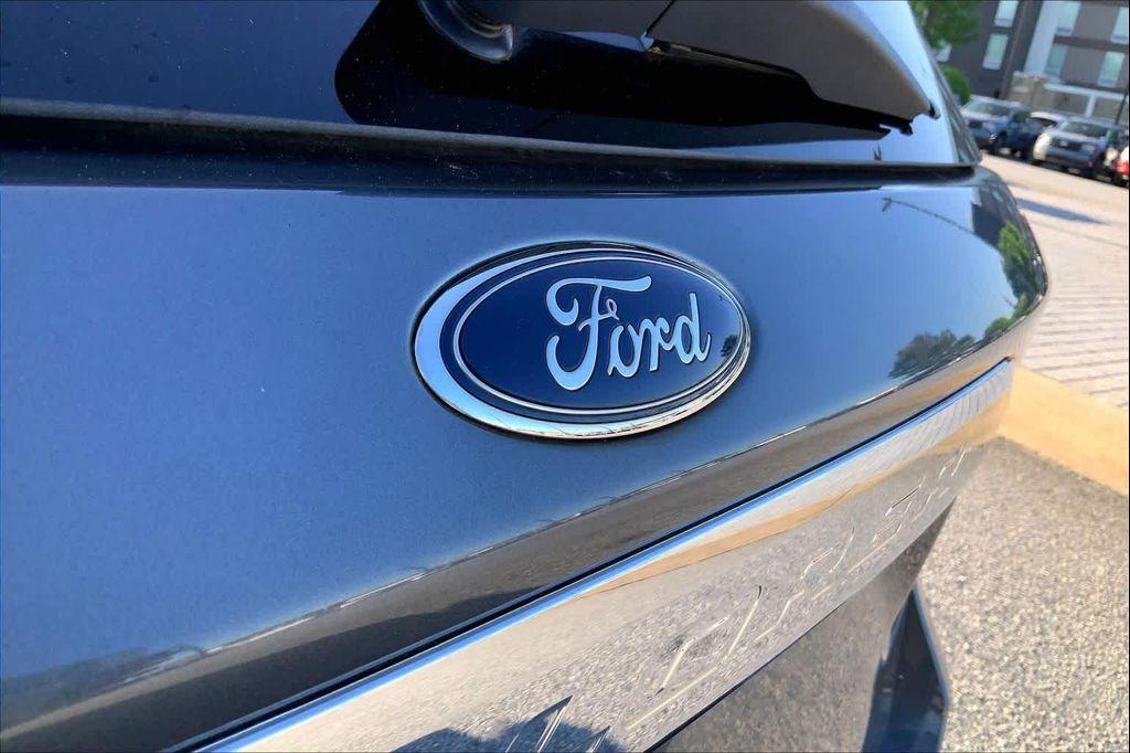 used 2022 Ford Explorer car, priced at $27,336