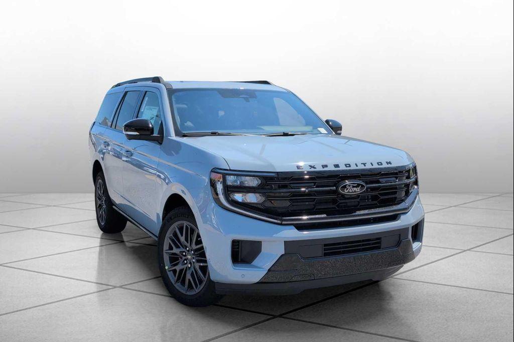 new 2025 Ford Expedition car, priced at $81,478