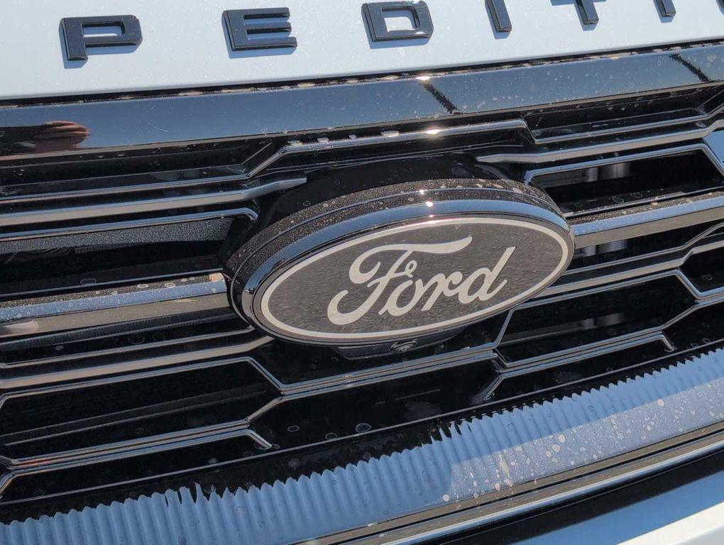 new 2025 Ford Expedition car, priced at $81,478