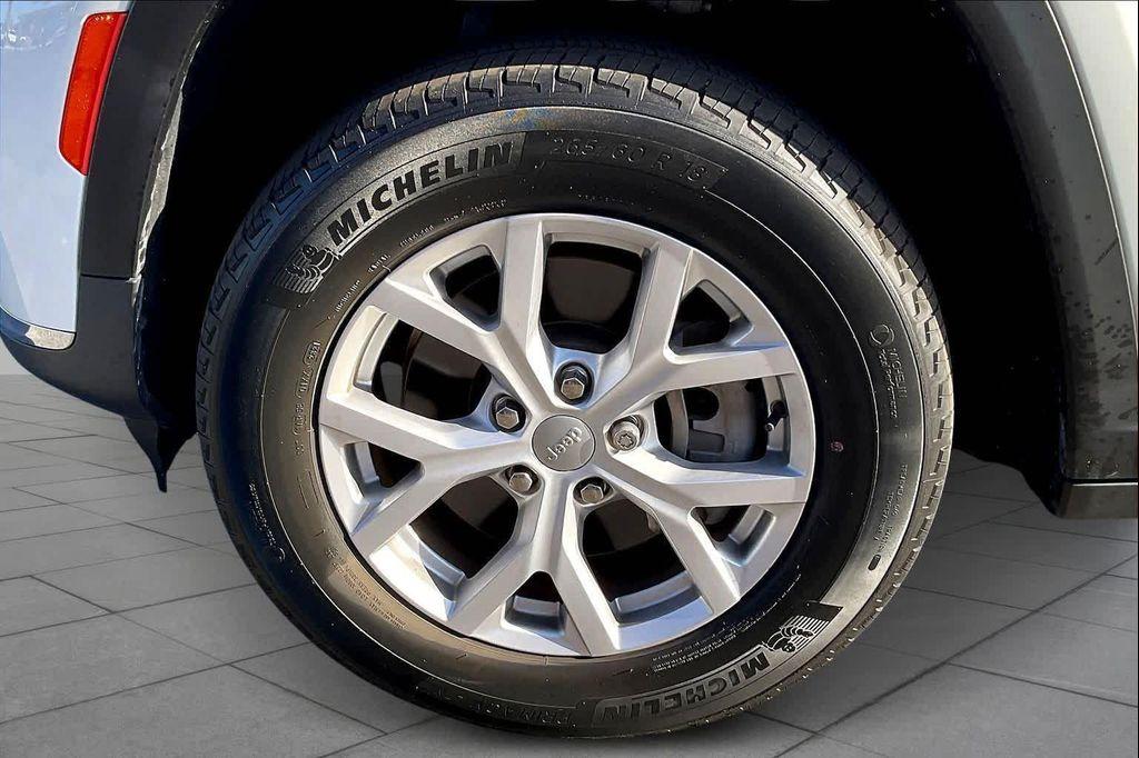 used 2021 Jeep Grand Cherokee L car, priced at $29,182