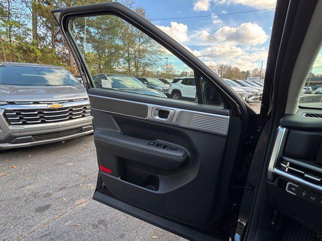 used 2025 Hyundai Santa Fe car, priced at $30,540