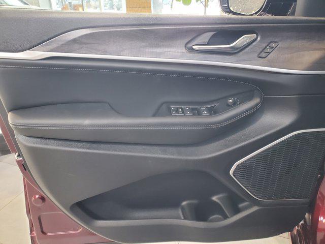 new 2026 Jeep Grand Cherokee car, priced at $49,805