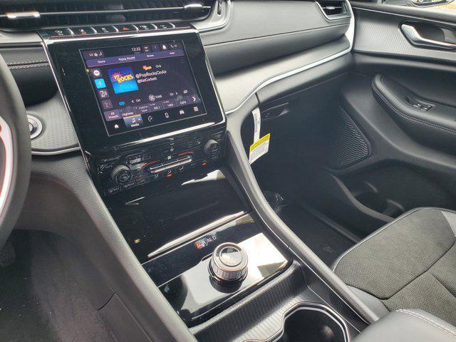 new 2025 Jeep Grand Cherokee car, priced at $35,110