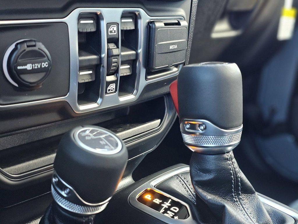 new 2026 Jeep Gladiator car, priced at $39,995