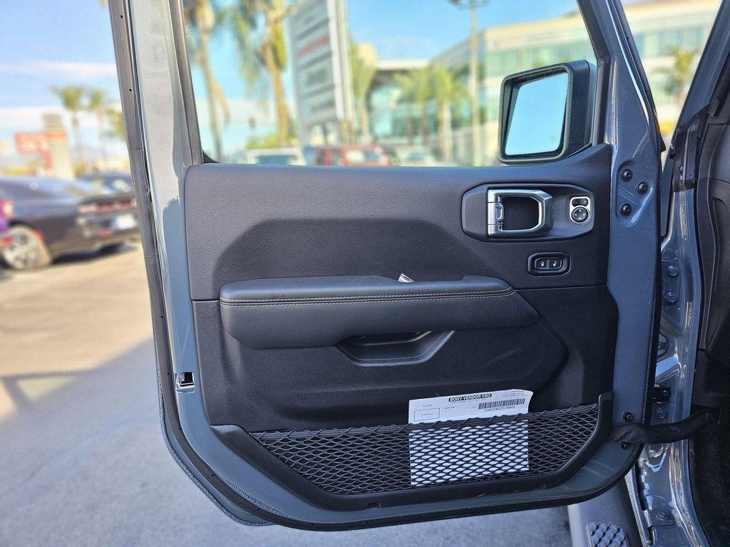 new 2026 Jeep Gladiator car, priced at $40,995