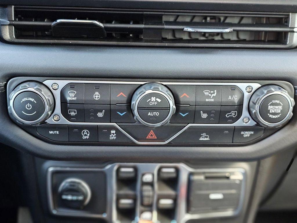 new 2026 Jeep Gladiator car, priced at $40,995