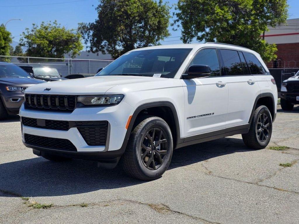 new 2026 Jeep Grand Cherokee car, priced at $33,430