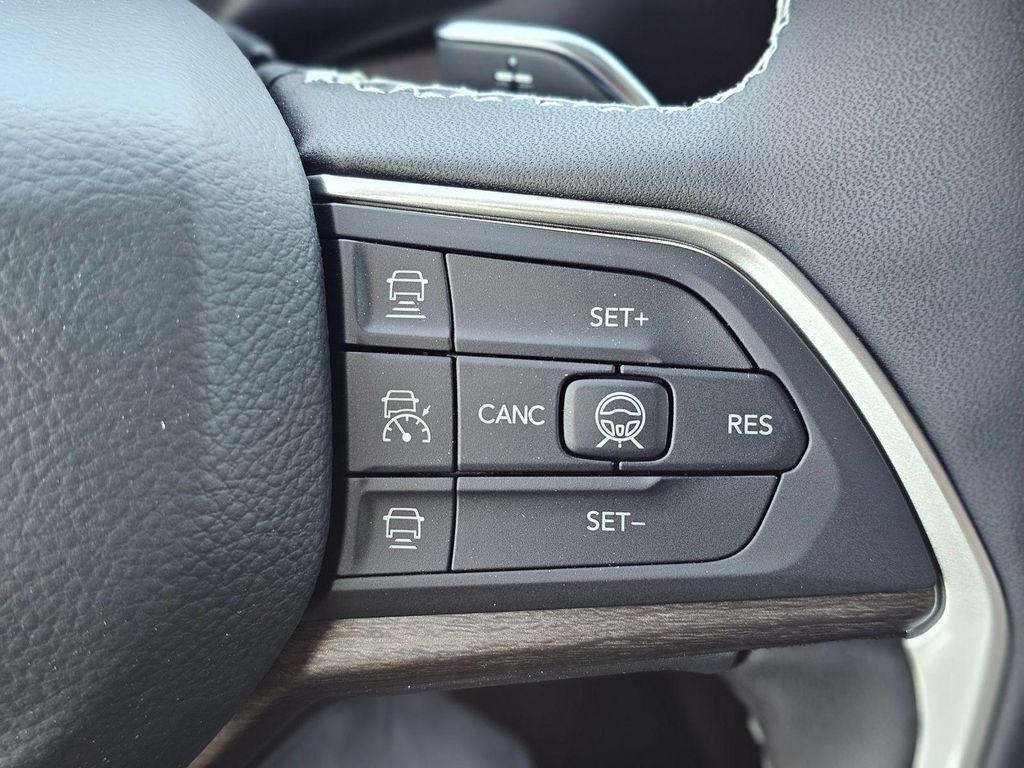 new 2026 Jeep Grand Cherokee car, priced at $33,430