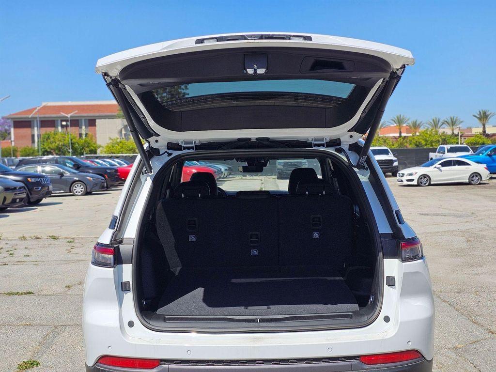 new 2026 Jeep Grand Cherokee car, priced at $33,430