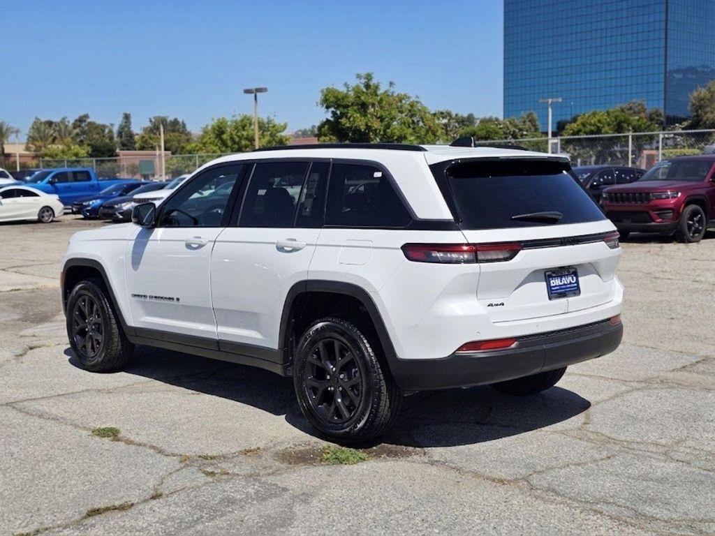 new 2026 Jeep Grand Cherokee car, priced at $33,430