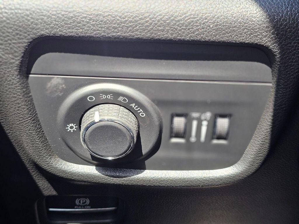 new 2026 Jeep Grand Cherokee car, priced at $33,430