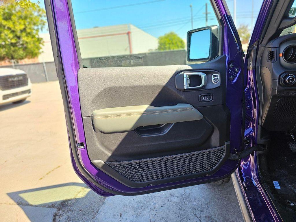 new 2026 Jeep Gladiator car, priced at $48,995