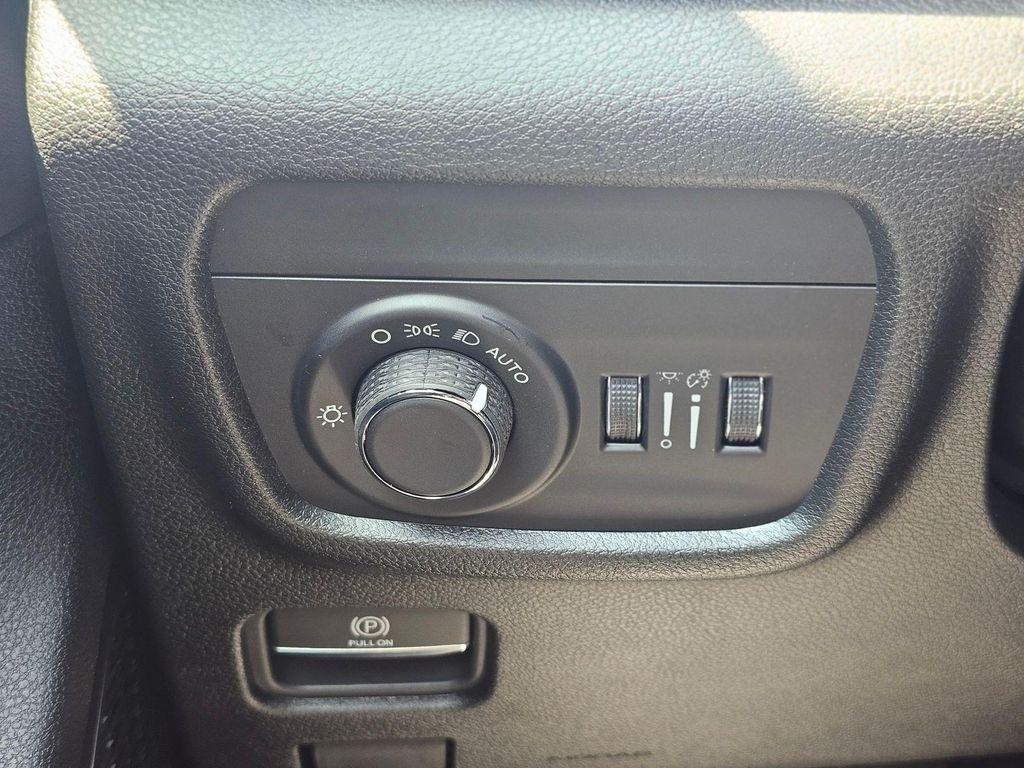 new 2026 Jeep Grand Cherokee car, priced at $27,510