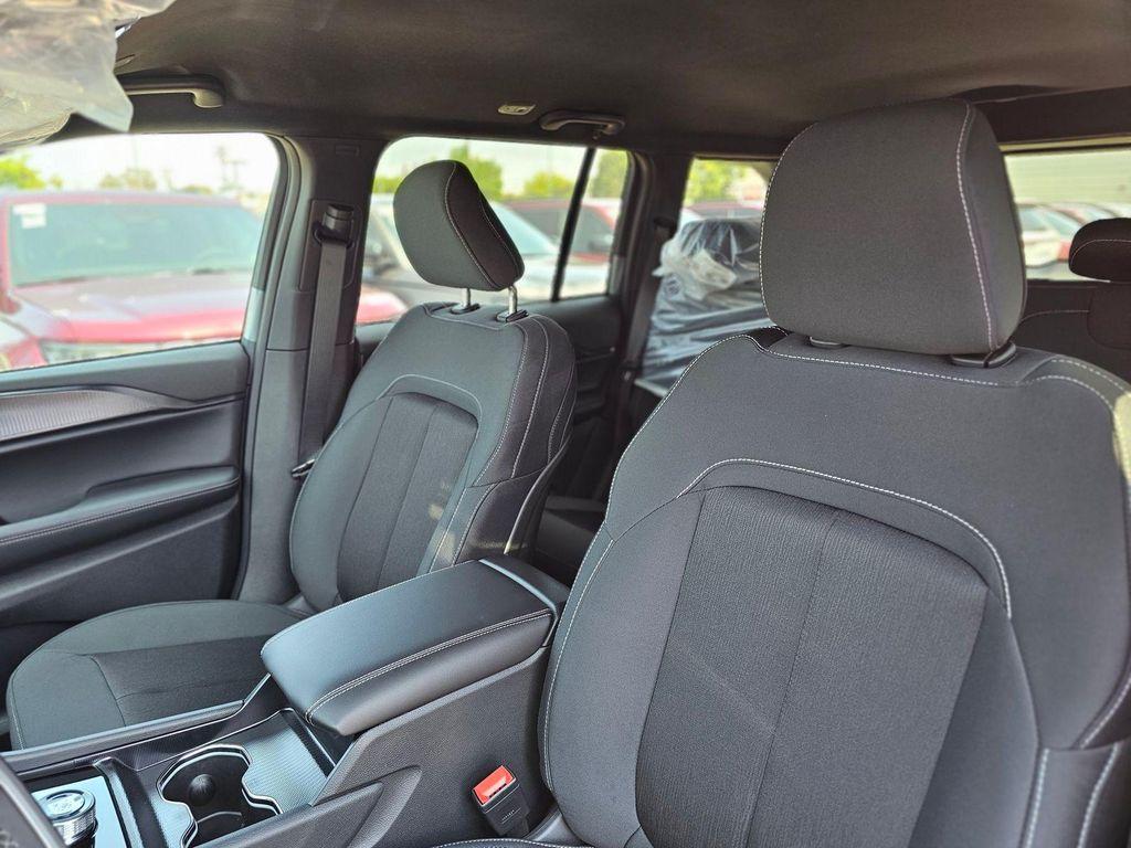 new 2026 Jeep Grand Cherokee car, priced at $27,510