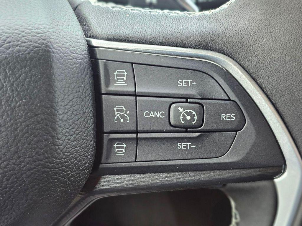 new 2026 Jeep Grand Cherokee car, priced at $27,510