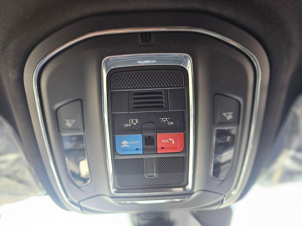 new 2026 Jeep Grand Cherokee car, priced at $27,510