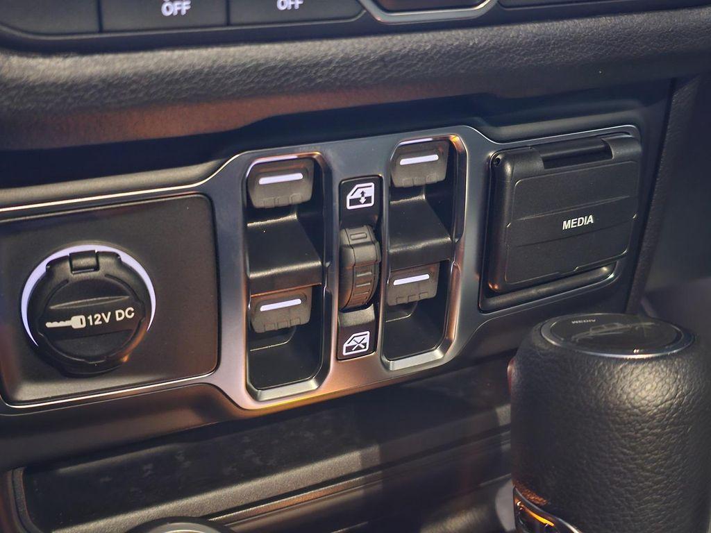 new 2026 Jeep Gladiator car, priced at $42,505