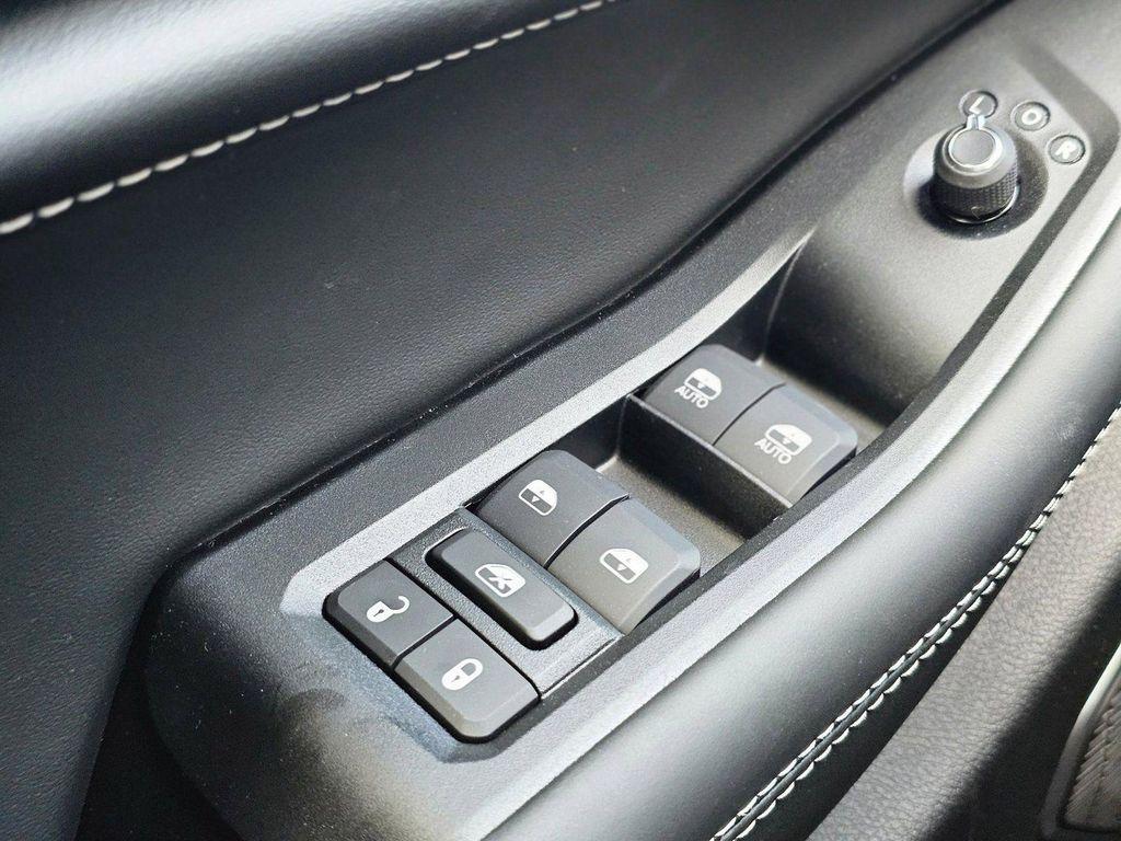 new 2026 Jeep Grand Cherokee car, priced at $52,985