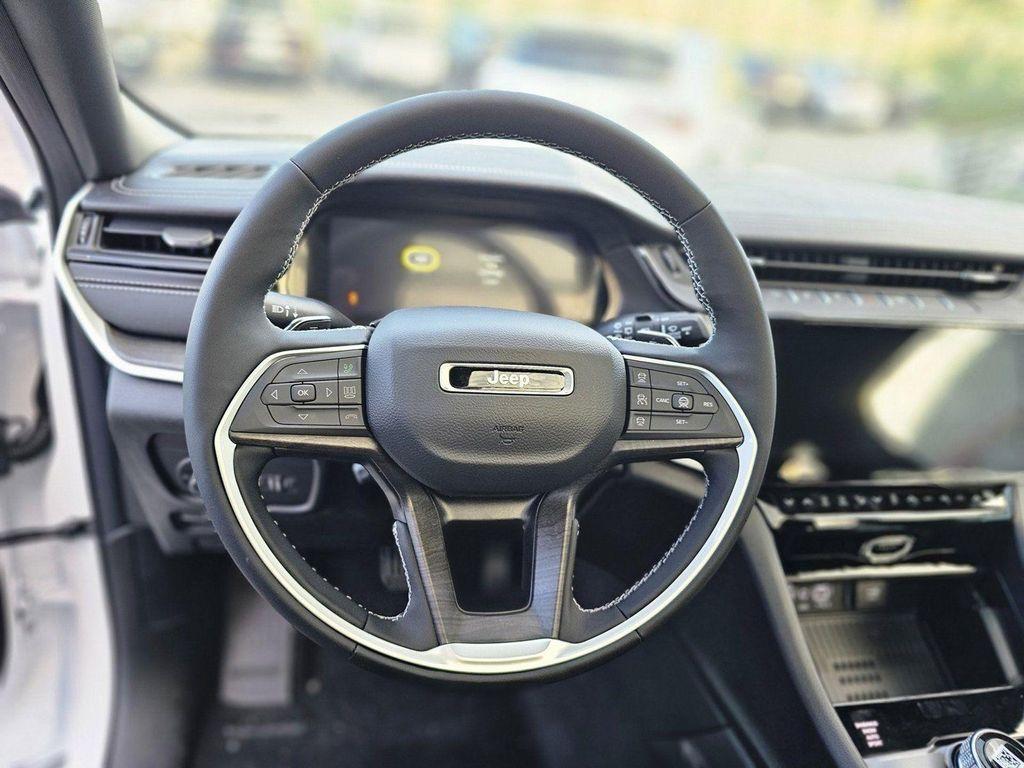 new 2026 Jeep Grand Cherokee car, priced at $52,985