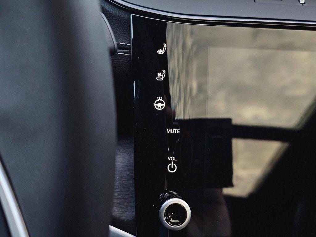 new 2026 Jeep Grand Cherokee car, priced at $52,985