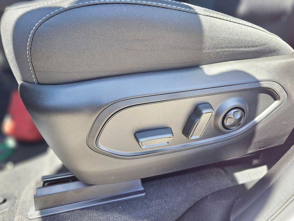 new 2026 Jeep Grand Cherokee car, priced at $29,399