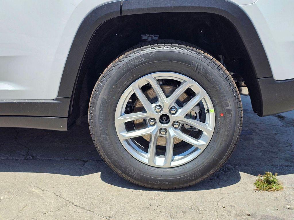 new 2026 Jeep Grand Cherokee car, priced at $29,399