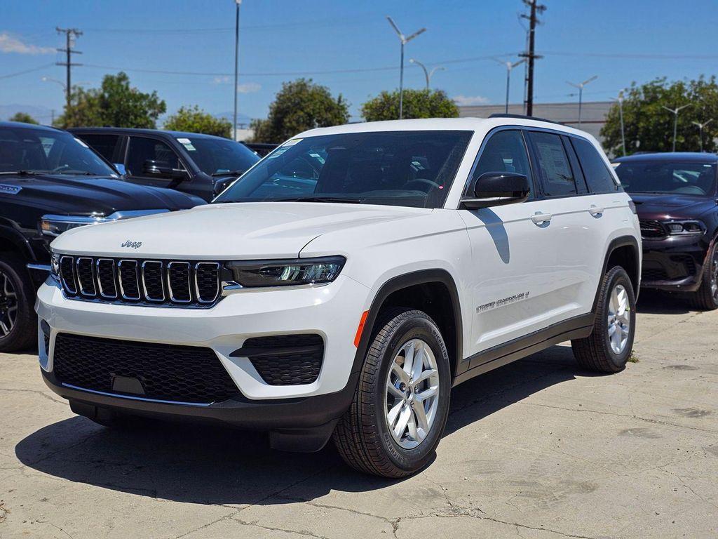 new 2026 Jeep Grand Cherokee car, priced at $29,399