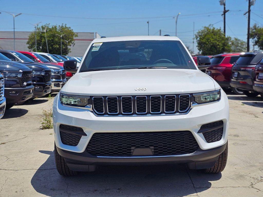 new 2026 Jeep Grand Cherokee car, priced at $29,399