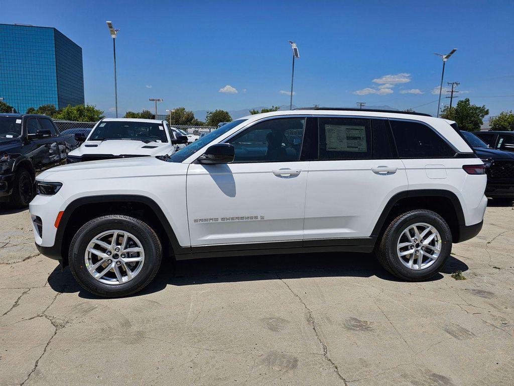 new 2026 Jeep Grand Cherokee car, priced at $29,399