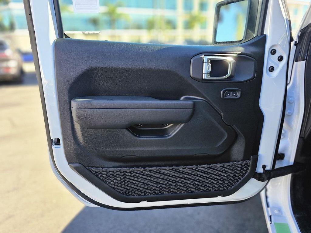 new 2026 Jeep Wrangler car, priced at $36,095