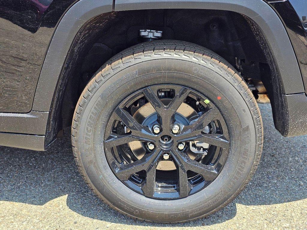 new 2026 Jeep Grand Cherokee car, priced at $41,450