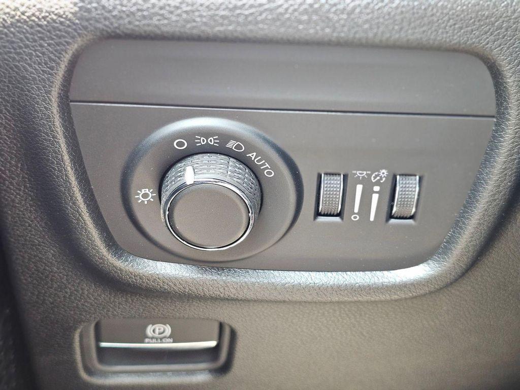 new 2026 Jeep Grand Cherokee car, priced at $41,450