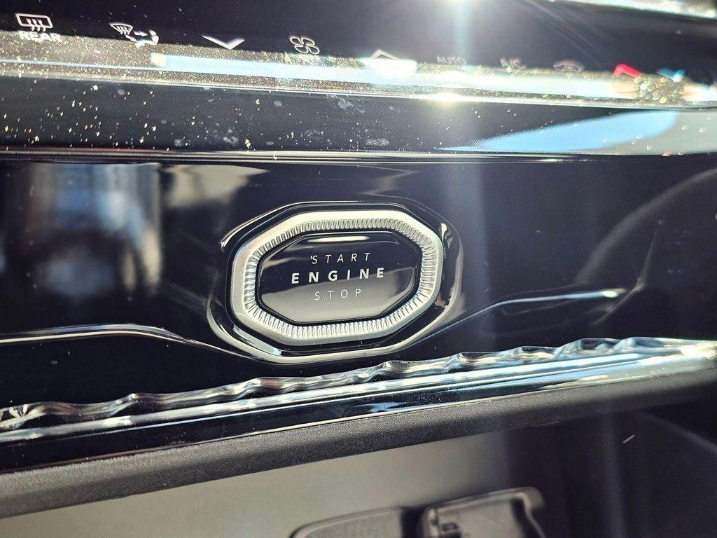 new 2026 Jeep Grand Cherokee car, priced at $39,399