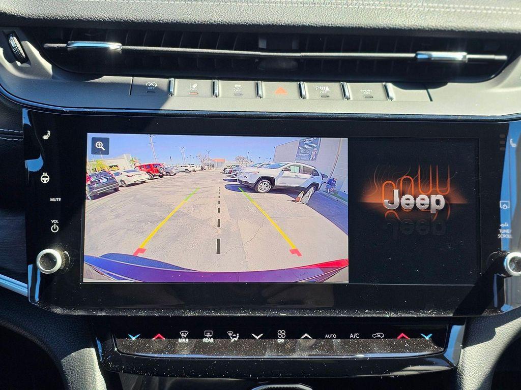 new 2026 Jeep Grand Cherokee car, priced at $39,399