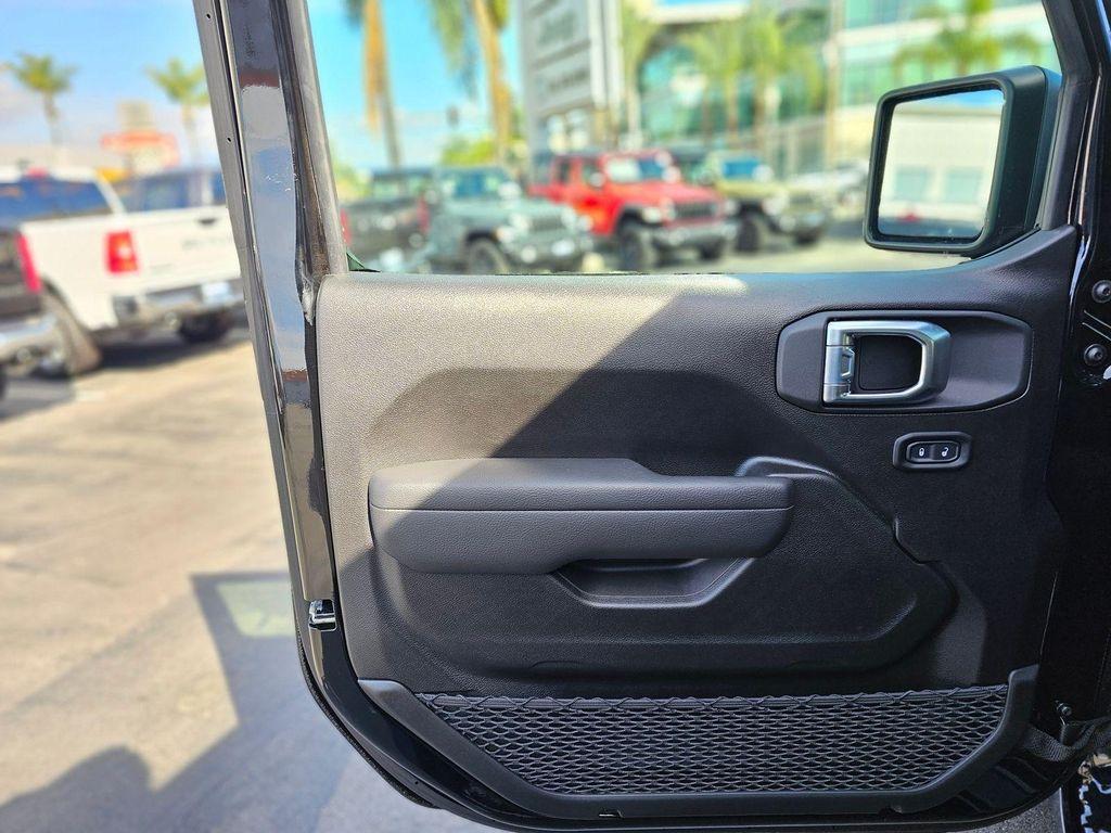 new 2026 Jeep Wrangler car, priced at $41,385