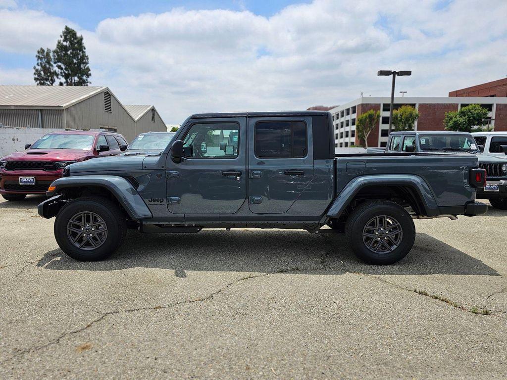 new 2026 Jeep Gladiator car, priced at $34,410