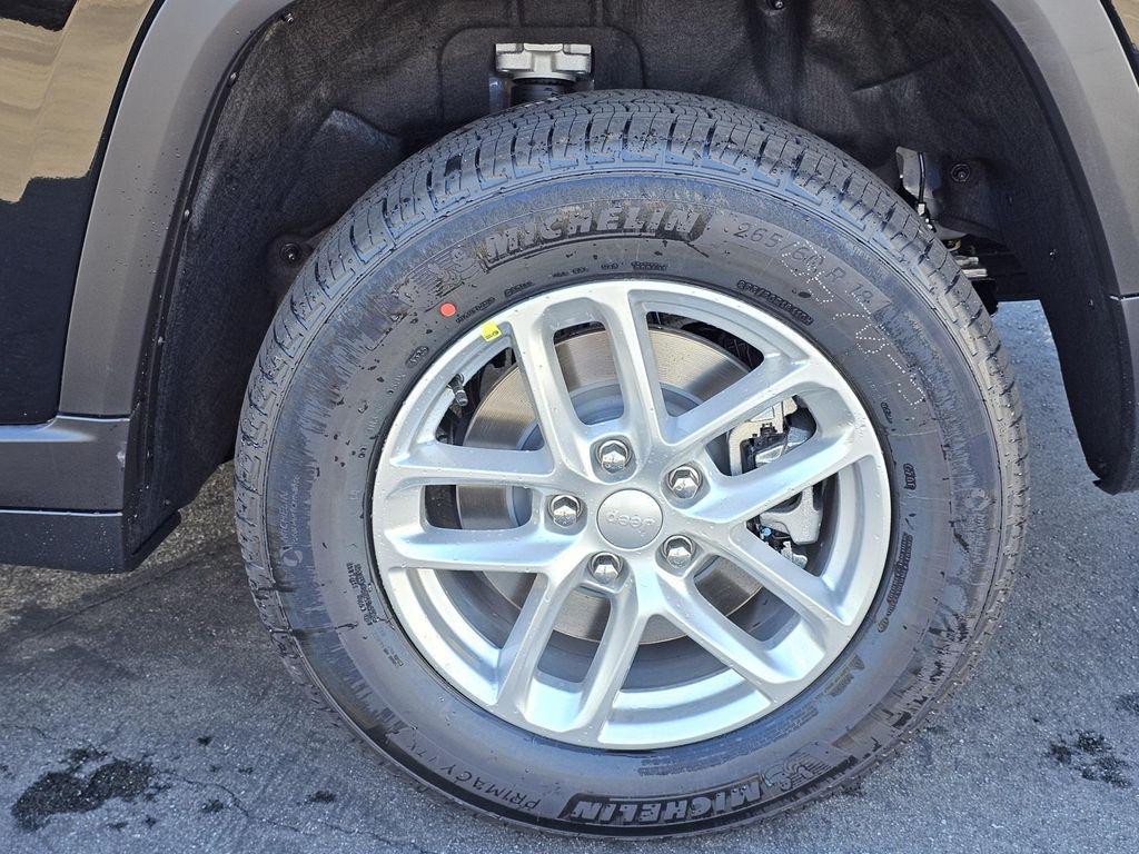 new 2025 Jeep Grand Cherokee L car, priced at $37,225