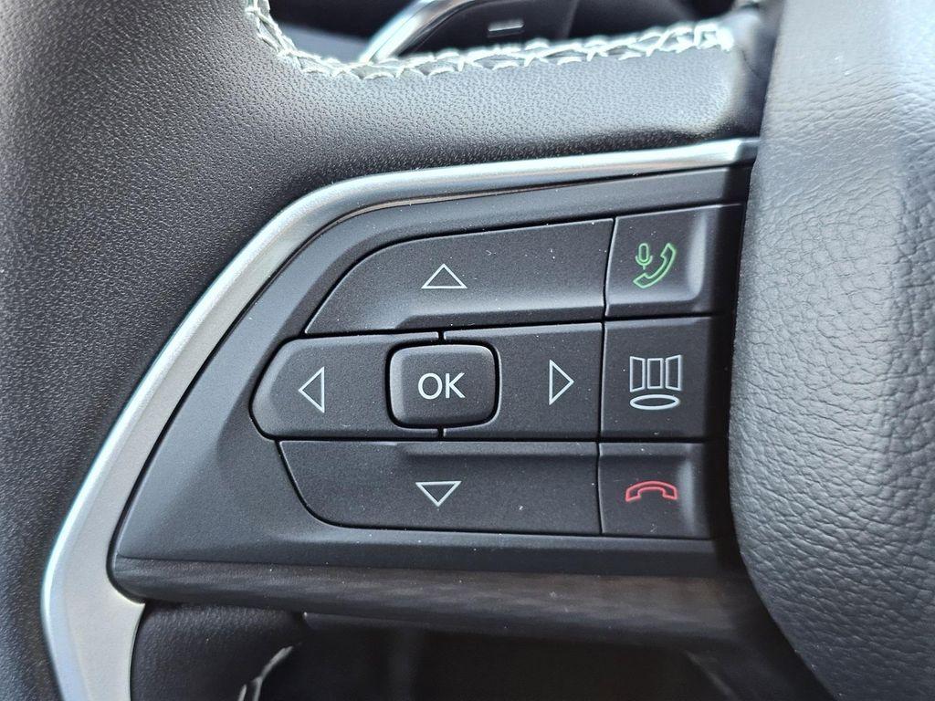 new 2025 Jeep Grand Cherokee L car, priced at $37,225