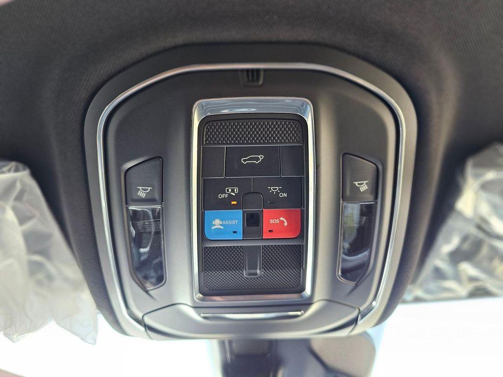 new 2026 Jeep Grand Cherokee car, priced at $32,355