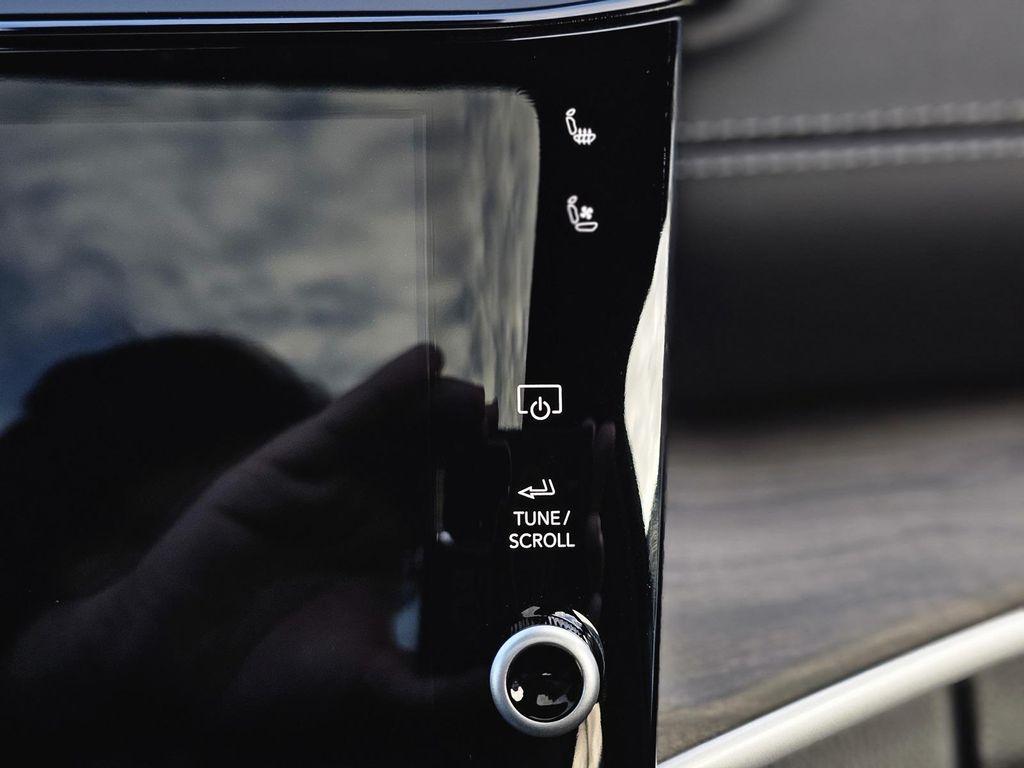 new 2026 Jeep Grand Cherokee car, priced at $44,685